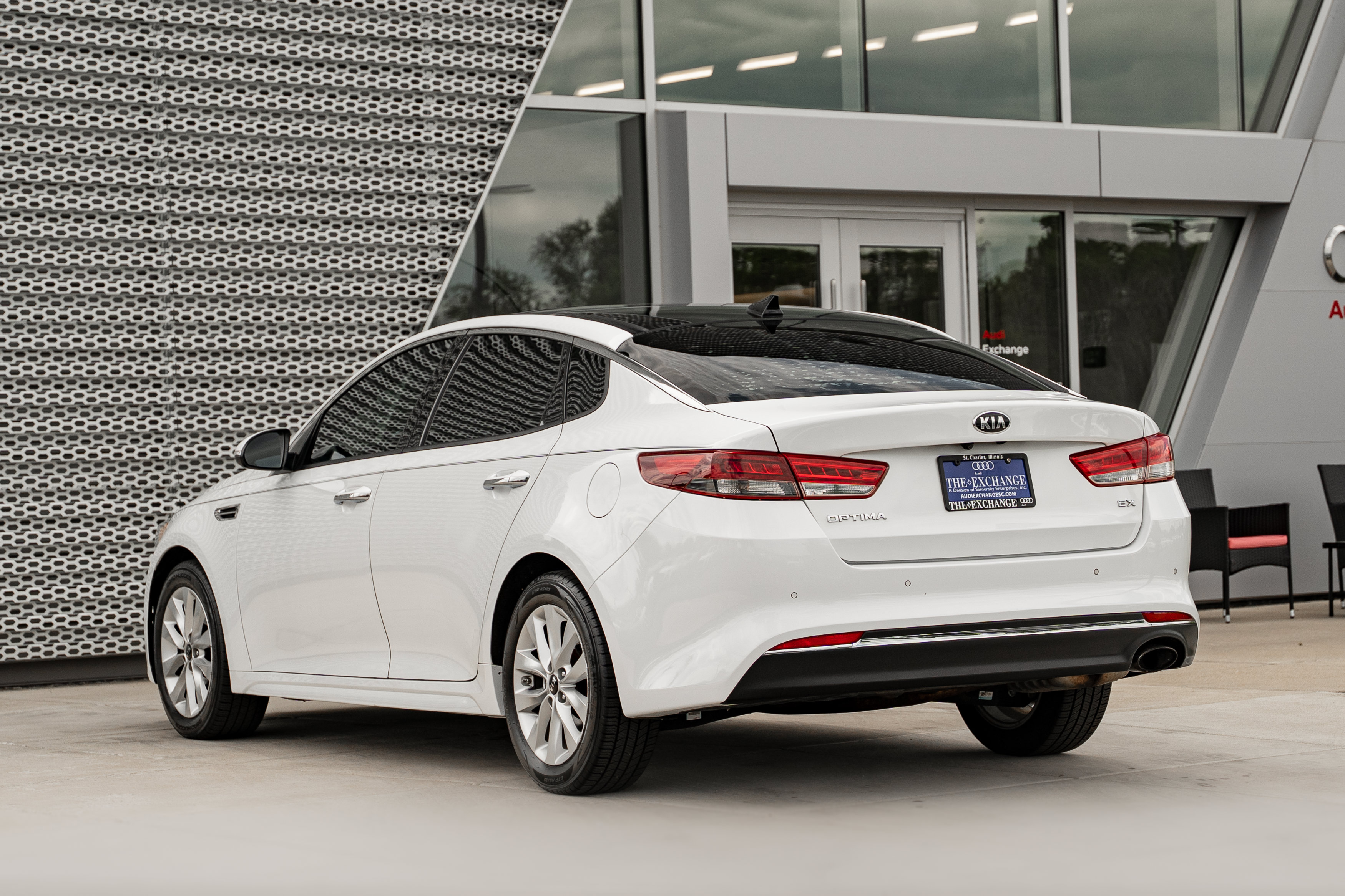 Used 2017 Kia Optima EX w/ Premium Package FWD image 5