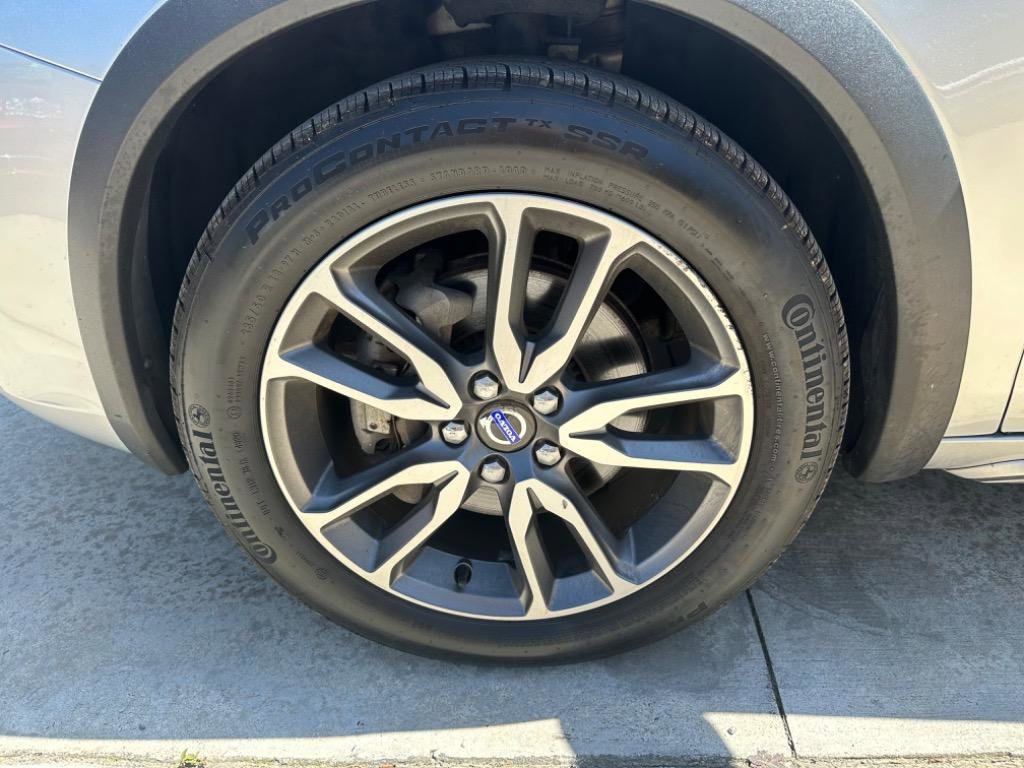 Used 2016 Volvo V60 T5 Cross Country image 16