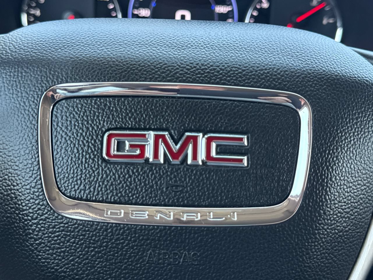 Used 2023 GMC Acadia Denali AWD/4WD image 32