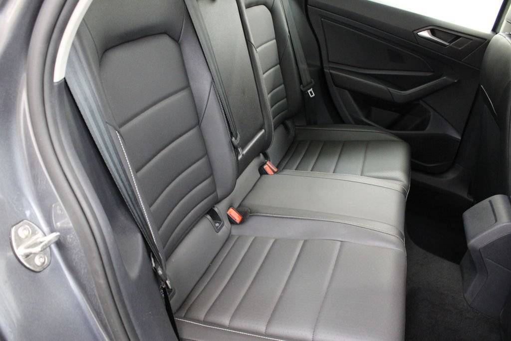Used 2024 Volkswagen Jetta SE FWD image 18