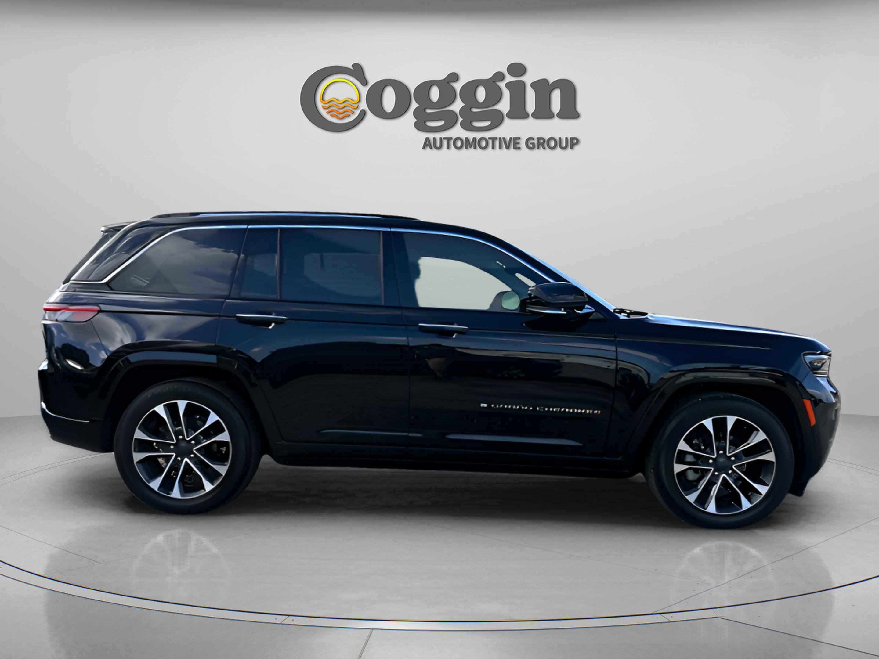 Used 2023 Jeep Grand Cherokee Overland w/ Adv Protech Group III image 10