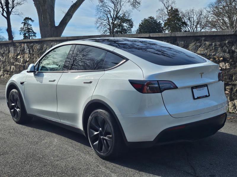 Used 2025 Tesla Model Y Long Range image 13