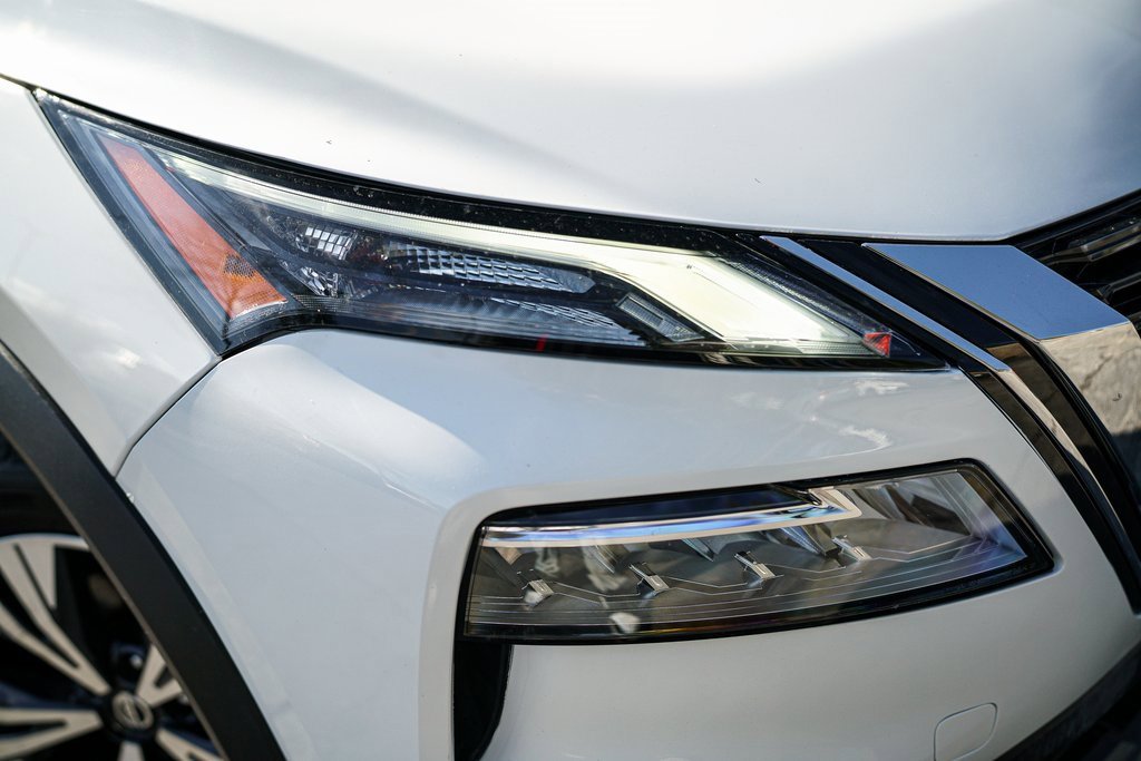 Used 2021 Nissan Rogue SV image 6