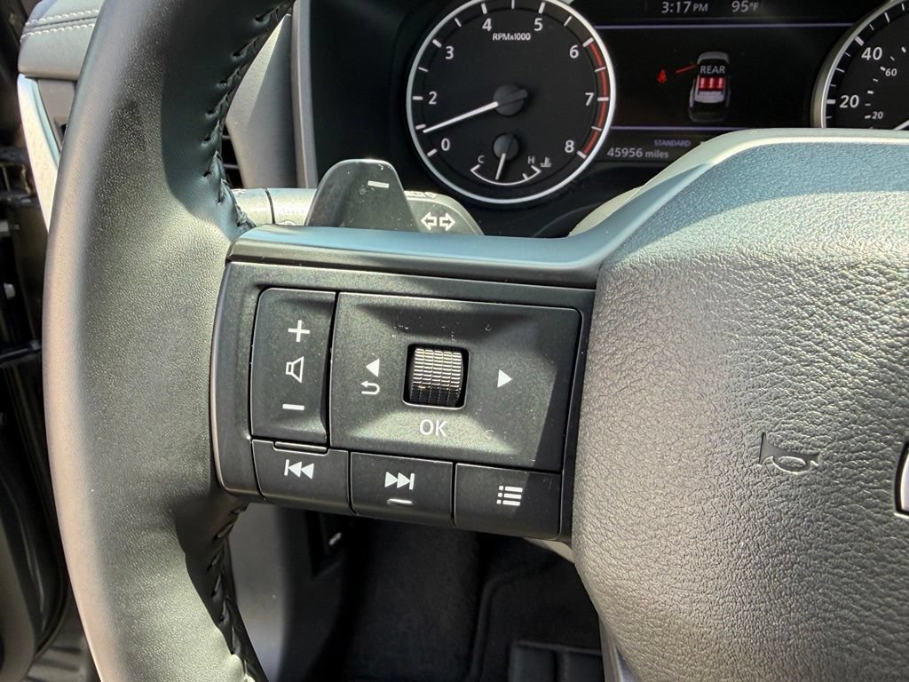 Used 2025 Nissan Rogue SV FWD image 24