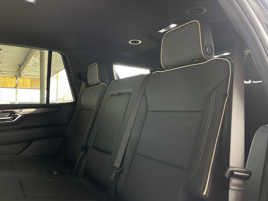 New 2026 GMC Yukon Elevation image 25