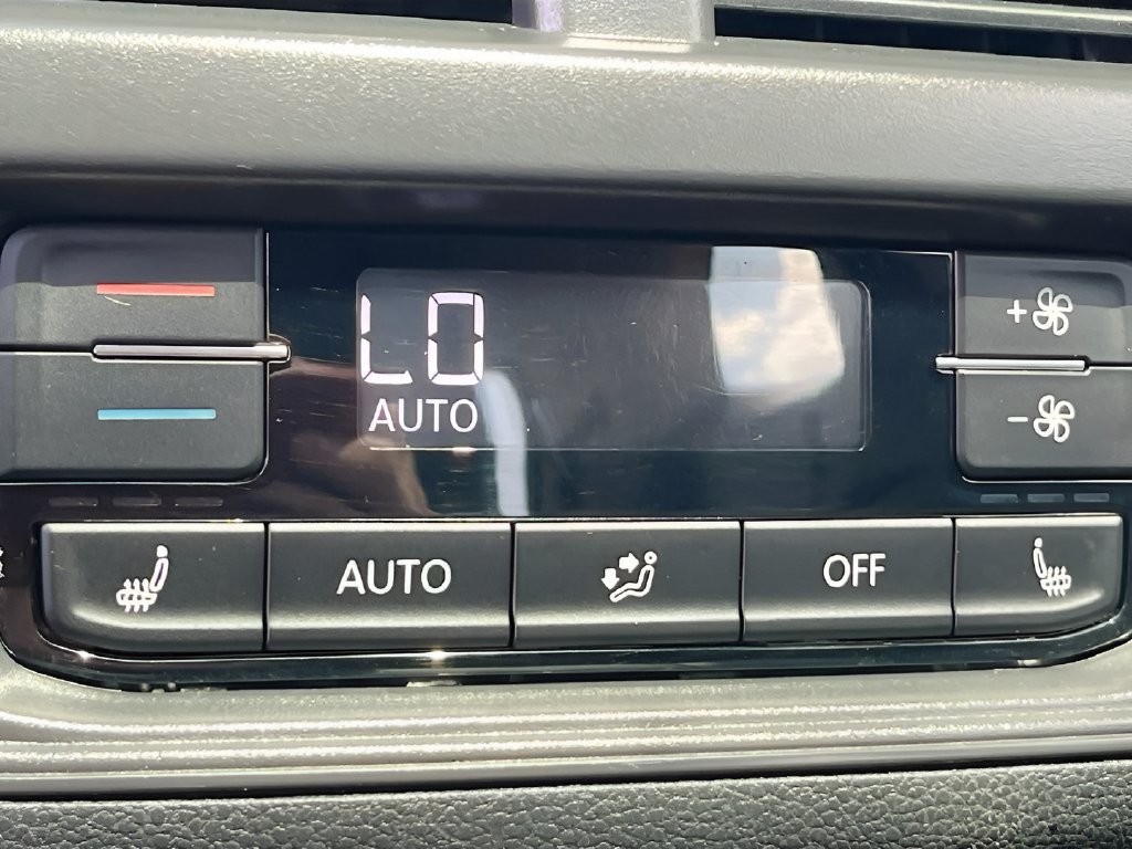 Used 2023 Volkswagen Atlas SEL Premium AWD/4WD image 28