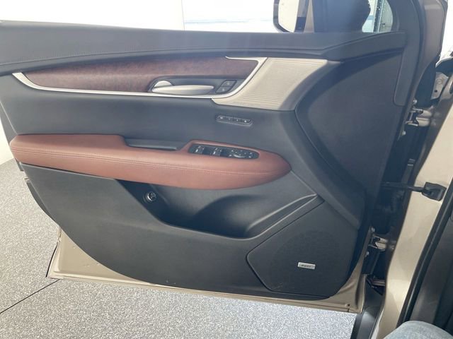 Used 2023 Cadillac XT5 Sportv w/ LPO, Floor Liner Package image 37