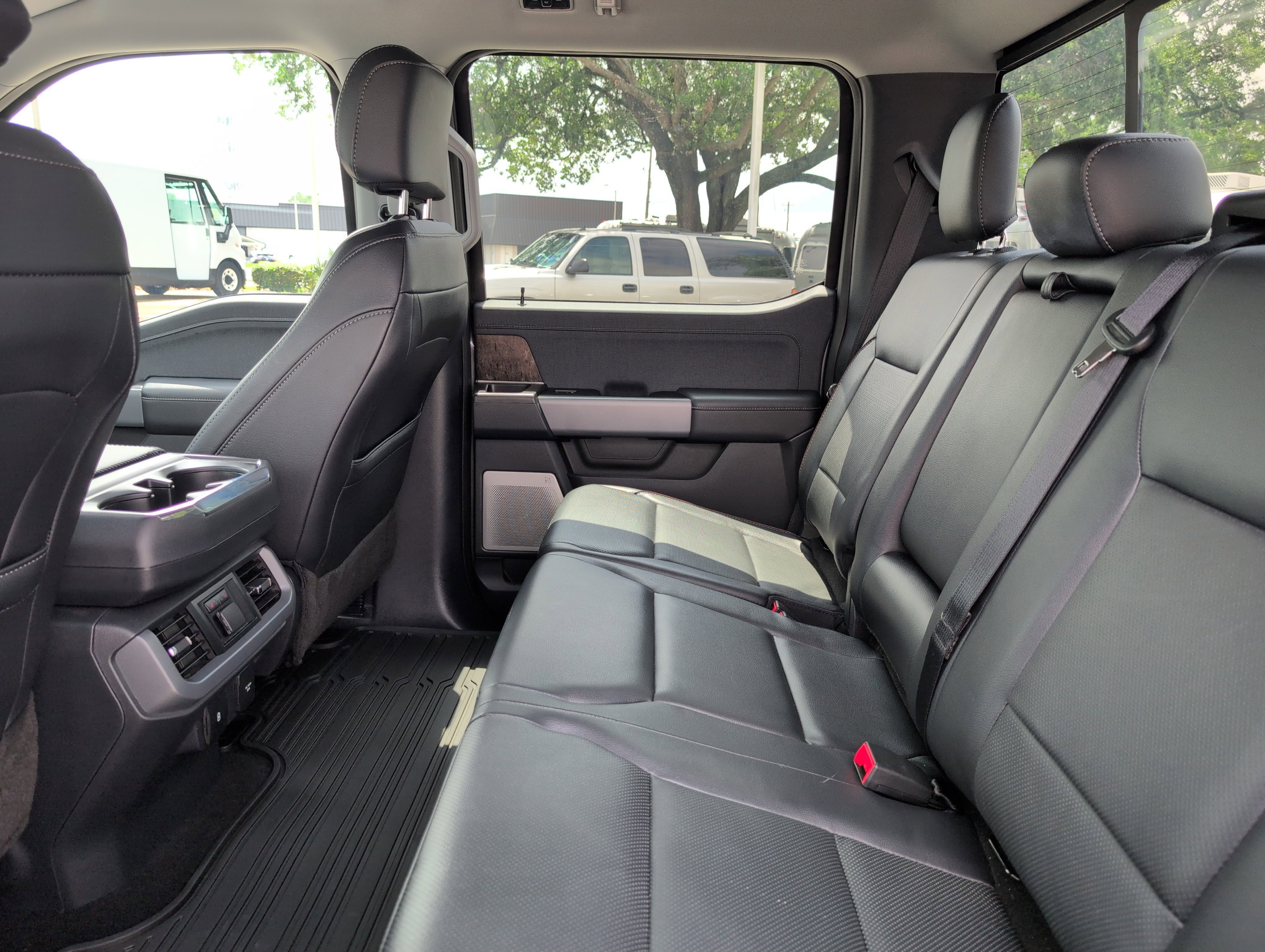 Used 2023 Ford F150 Lariat w/ Equipment Group 502A High AWD/4WD image 33