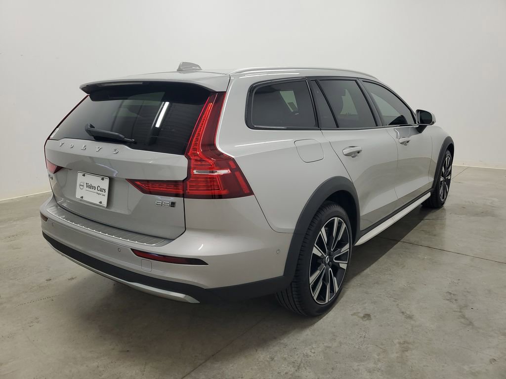 New 2025 Volvo V60 B5 Cross Country Ultra w/ Protection Package Premier image 5