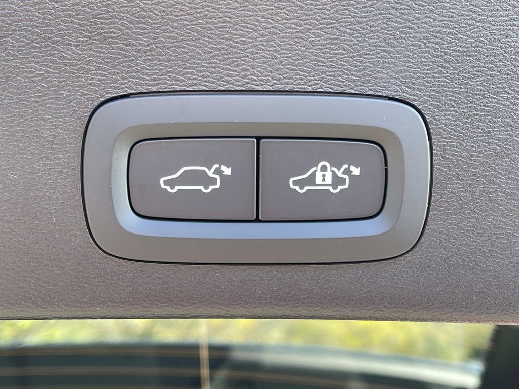 New 2026 Volvo XC40 B5 Plus w/ Protection Package Premier image 13