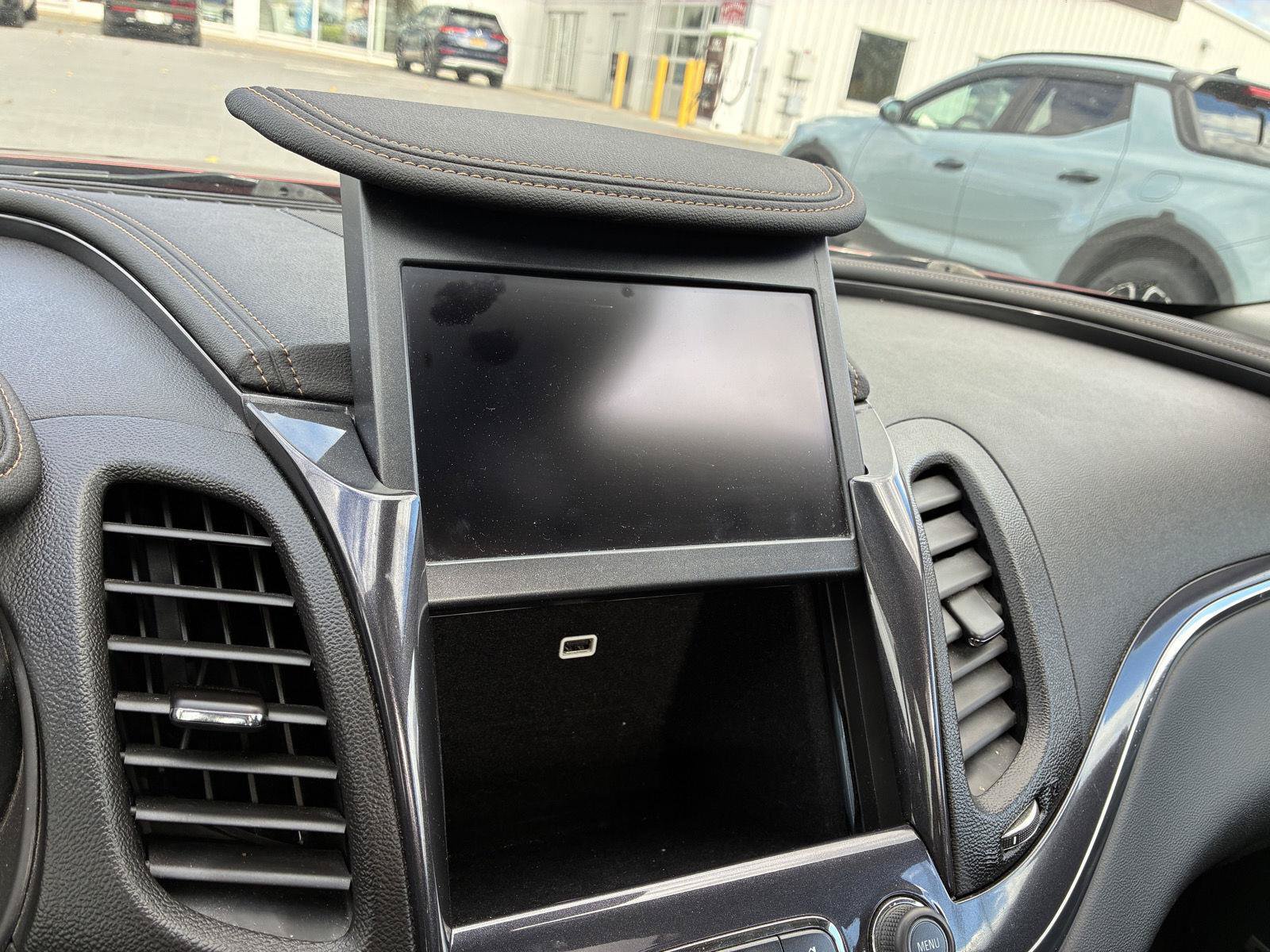 Used 2016 Chevrolet Impala LTZ w/ Enhanced Convenience Package FWD image 33