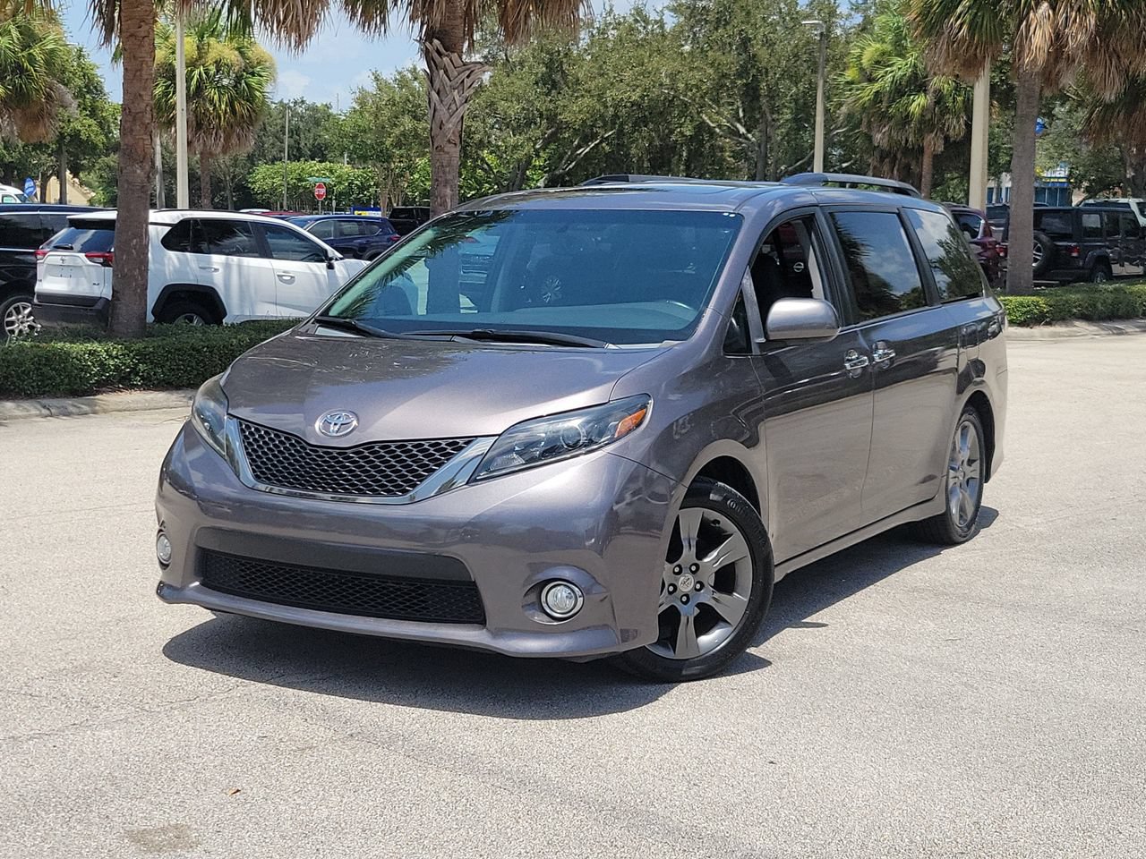 Used 2015 Toyota Sienna SE