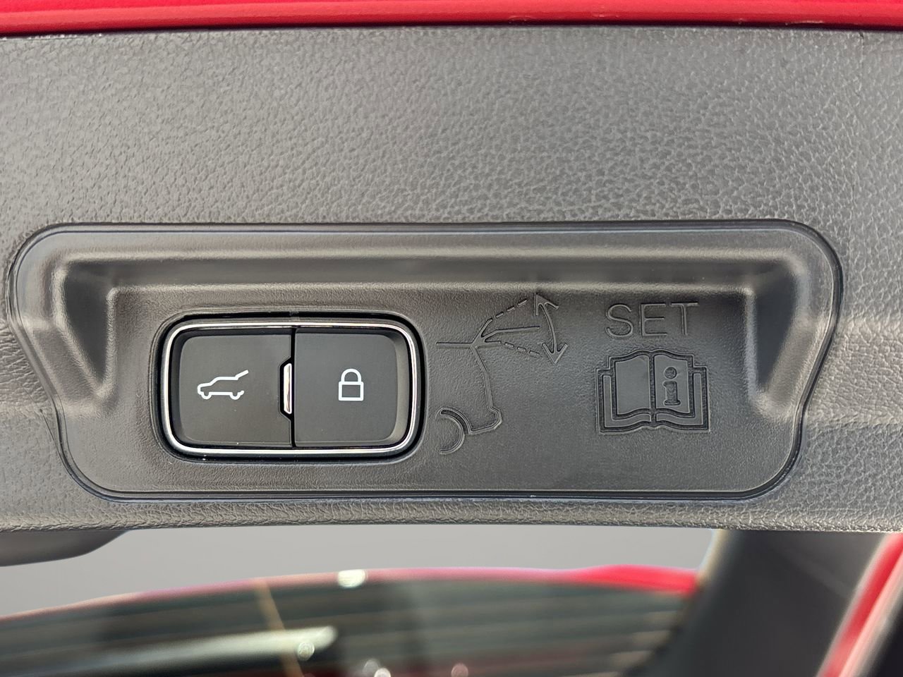 Used 2025 Ford Explorer ST w/ Sun And Sound Package image 9