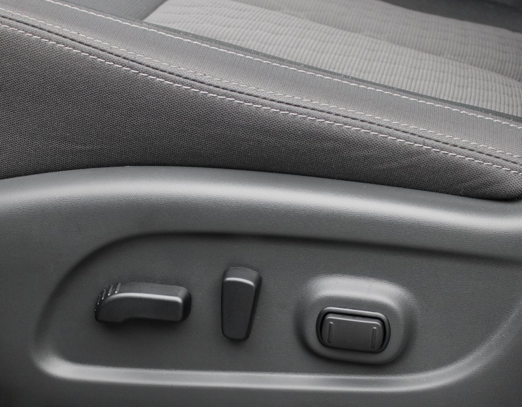 Certified 2024 Nissan Titan SV w/ SV Convenience Package image 22