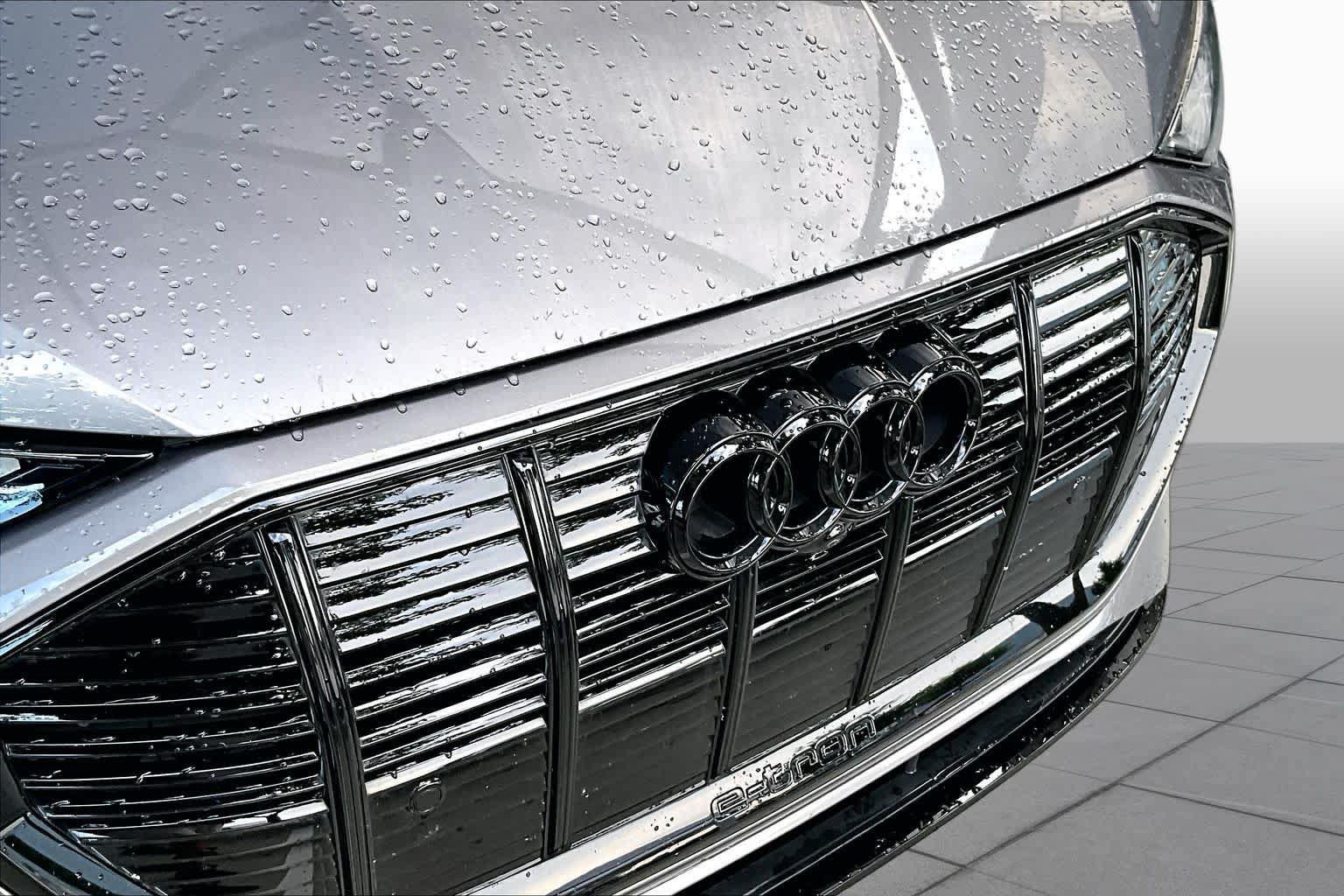 Used 2023 Audi e-tron Premium Plus w/ Premium Plus Package AWD/4WD image 47