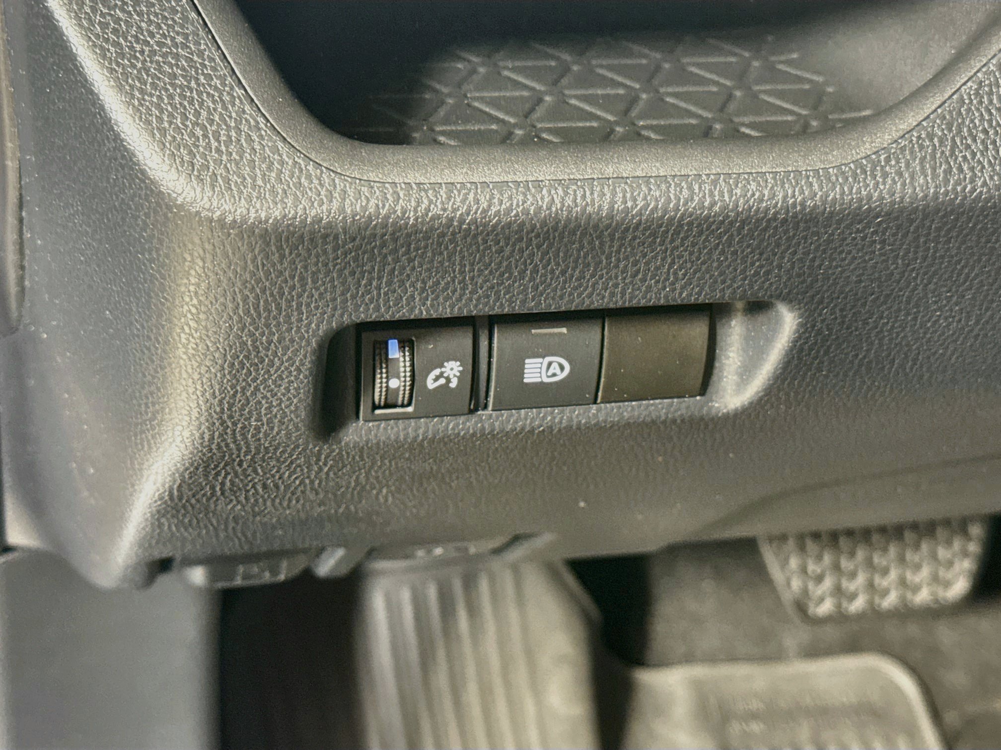 Certified 2022 Toyota RAV4 XLE AWD/4WD image 11