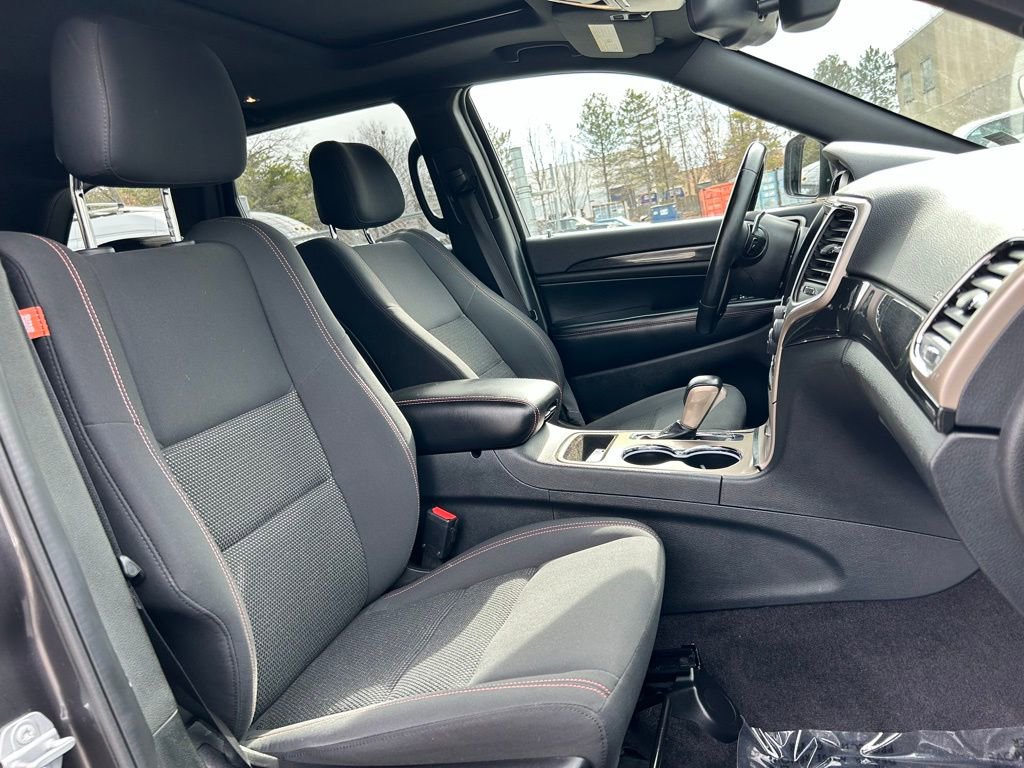 Used 2016 Jeep Grand Cherokee Laredo 75th Anniversary image 11