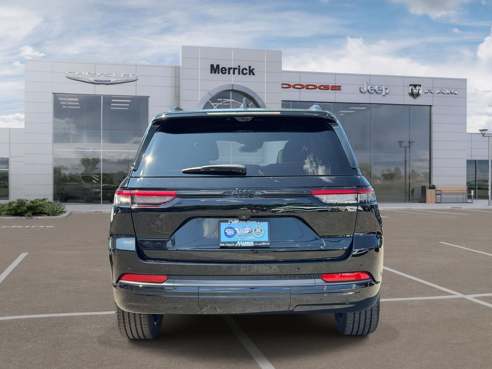 Used 2026 Jeep Grand Cherokee Limited AWD/4WD image 7