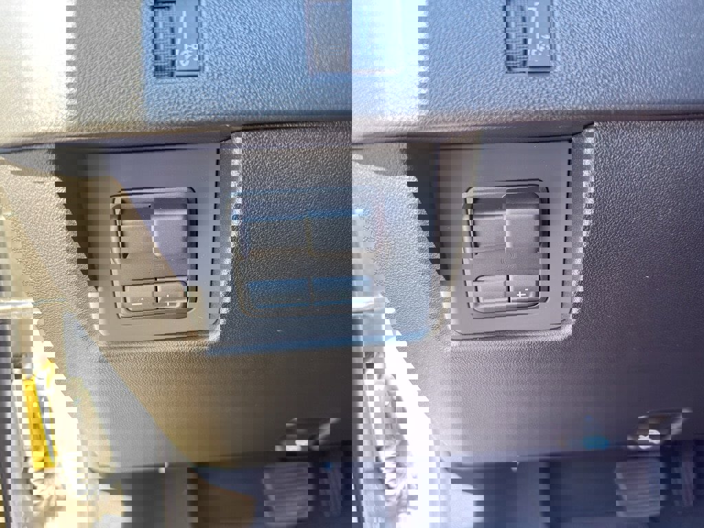 New 2026 GMC Canyon Elevation w/ Convenience Package image 17