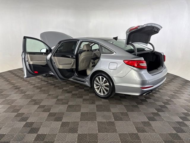 Used 2016 Hyundai Sonata Limited w/ Option Group 05 FWD image 15
