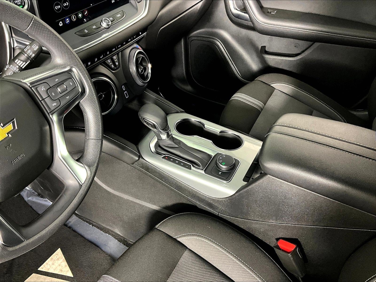 Used 2025 Chevrolet Blazer LT AWD/4WD image 18
