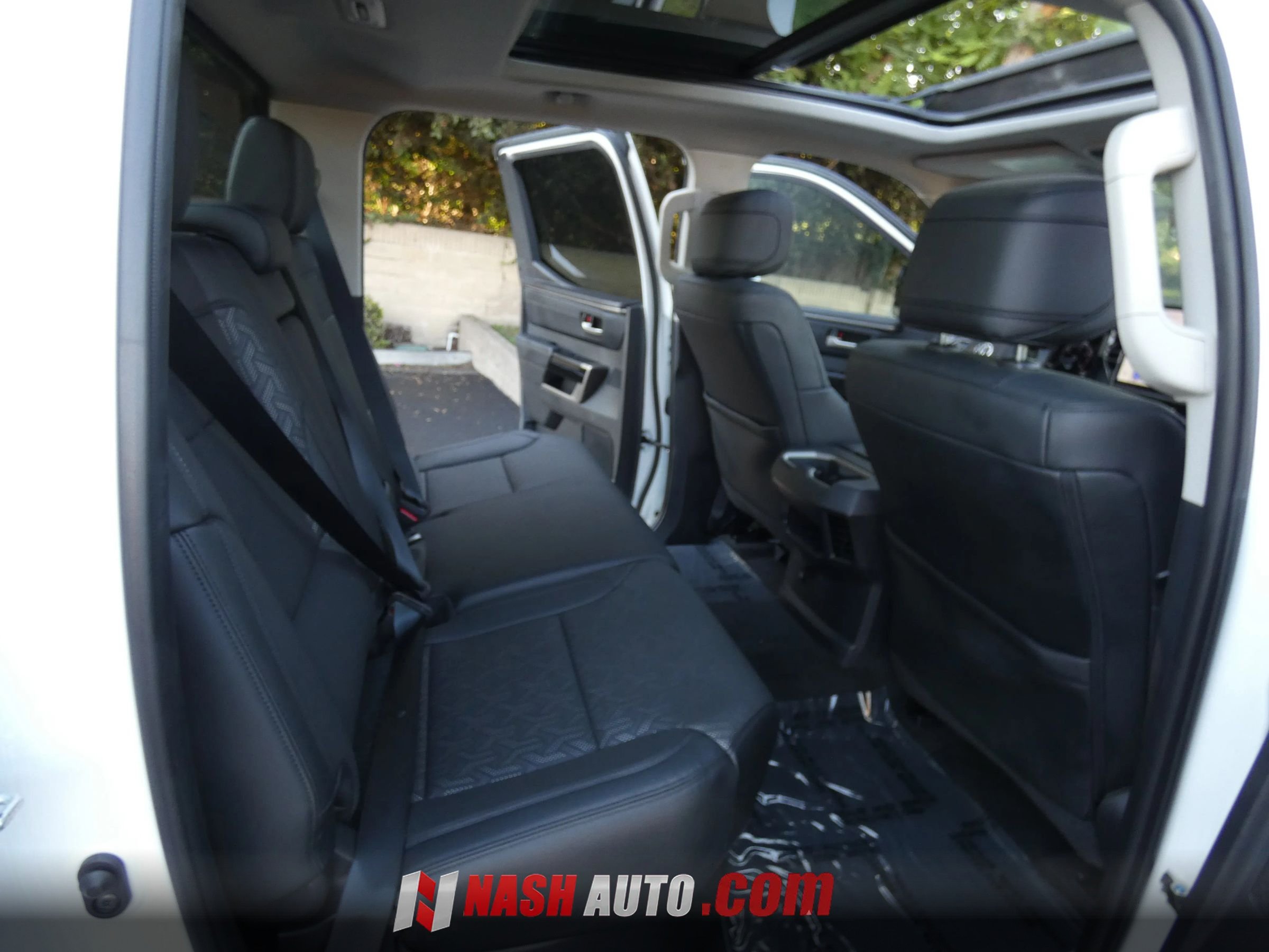 Used 2024 Toyota Tundra Limited AWD/4WD image 43