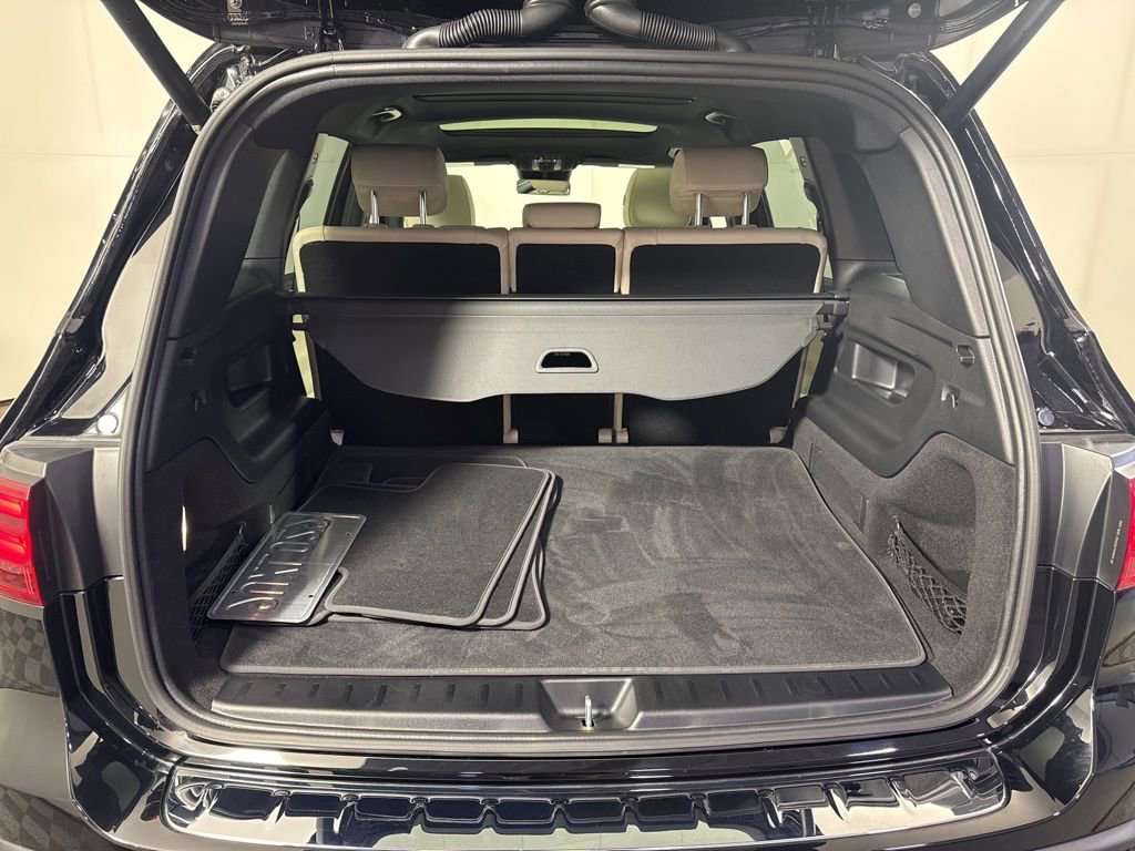 Used 2025 Mercedes-Benz EQB 300 4MATIC w/ Driver Assistance Package image 19