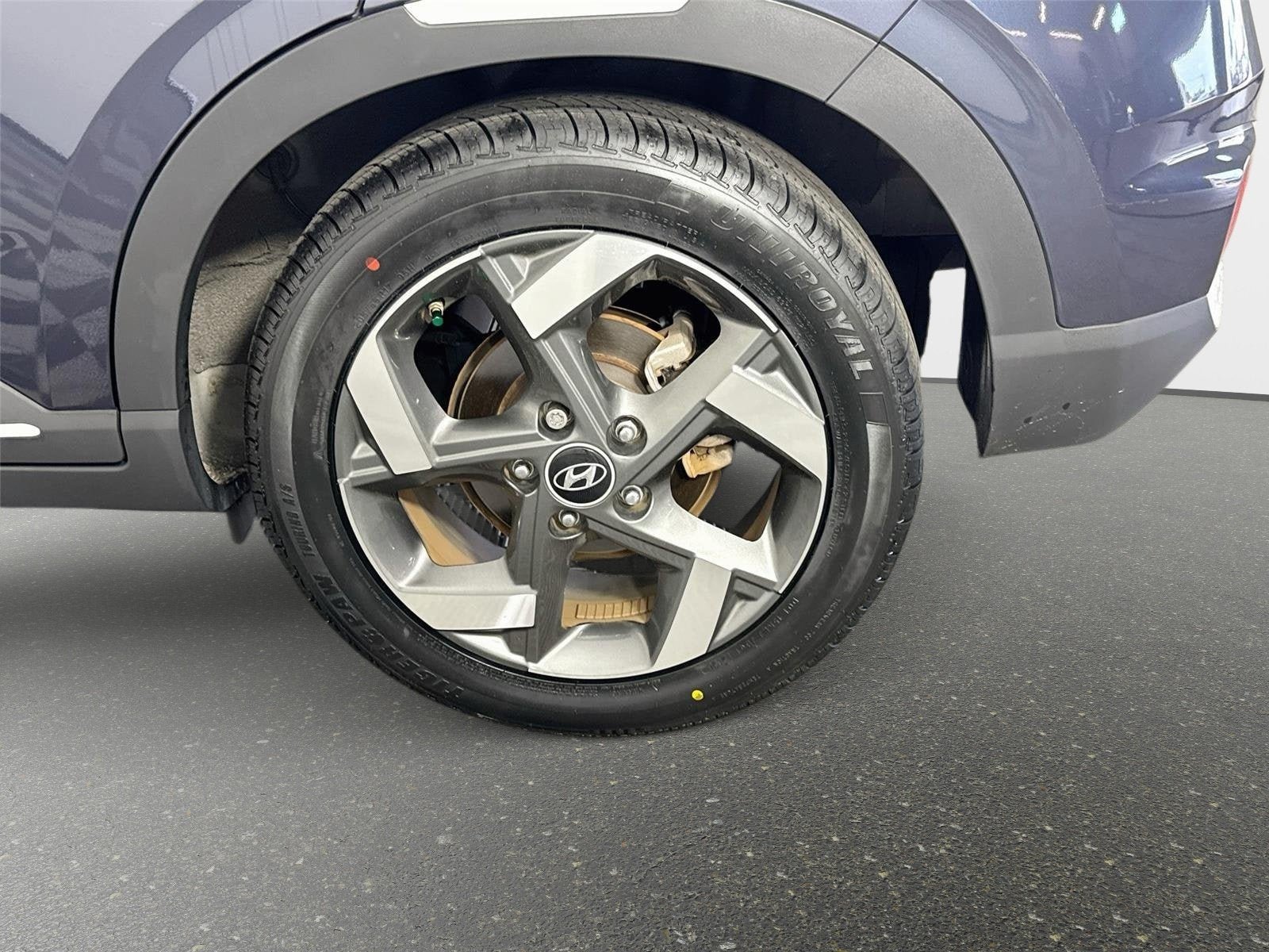 Used 2023 Hyundai Venue Limited w/ Cargo Package FWD image 31