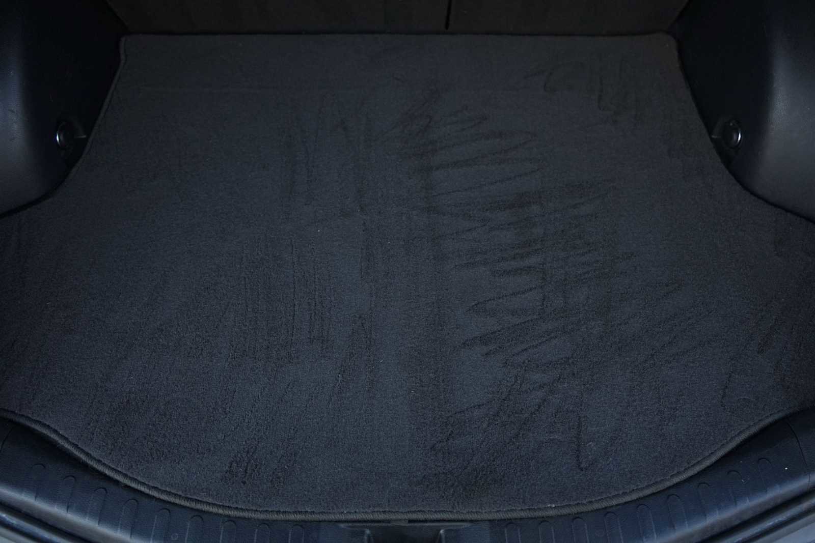 Used 2015 Toyota RAV4 LE image 27