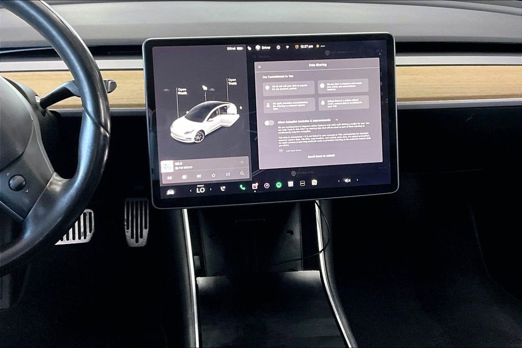 Used 2019 Tesla Model 3 Standard Range Plus image 9