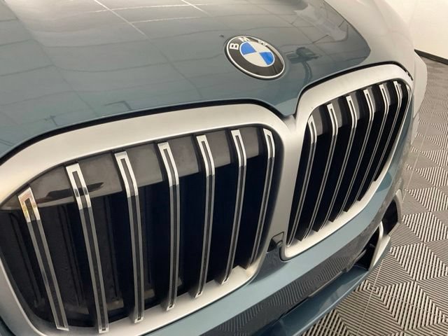 Used 2024 BMW X7 xDrive40i w/ Premium Package AWD/4WD image 10