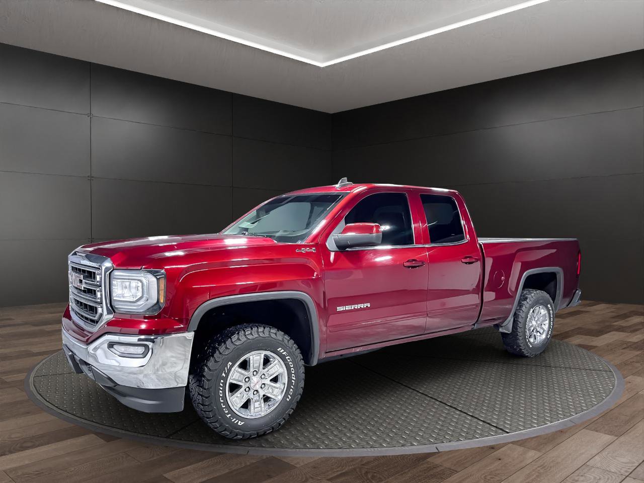 Used 2017 GMC Sierra 1500 SLE w/ SLE Value Package image 4