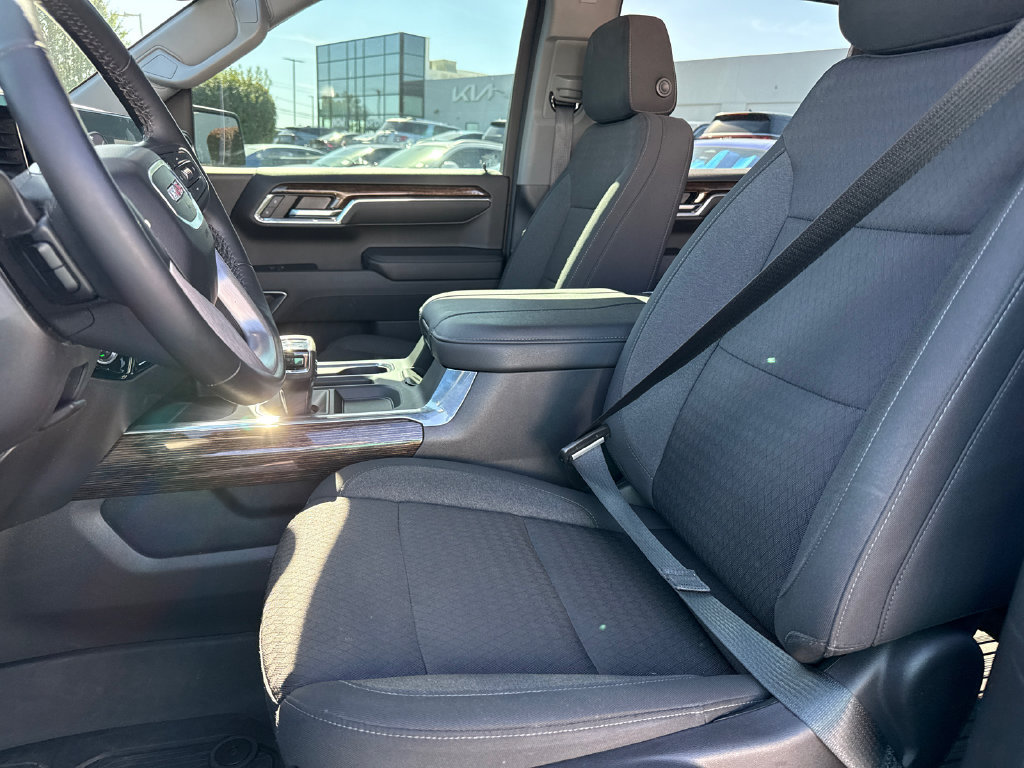 Certified 2024 GMC Sierra 1500 Elevation w/ LPO, Elevation Black Package AWD/4WD image 15