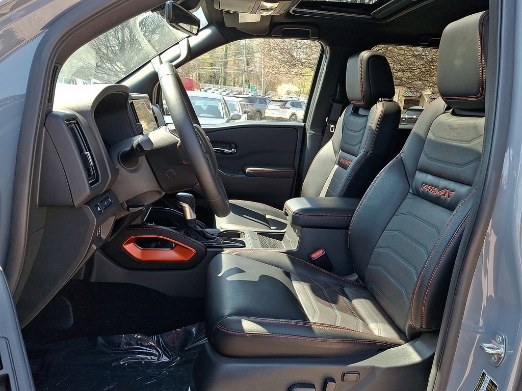 Used 2025 Nissan Frontier PRO-4X w/ Pro Premium Package image 15