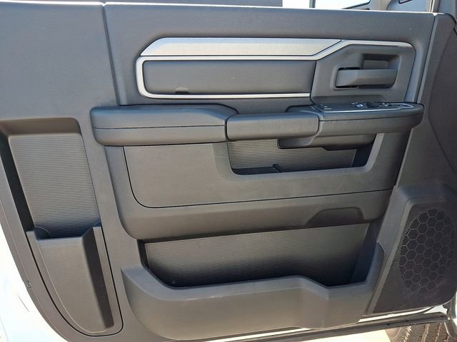 Used 2024 RAM 2500 Tradesman w/ Chrome Appearance Group image 12
