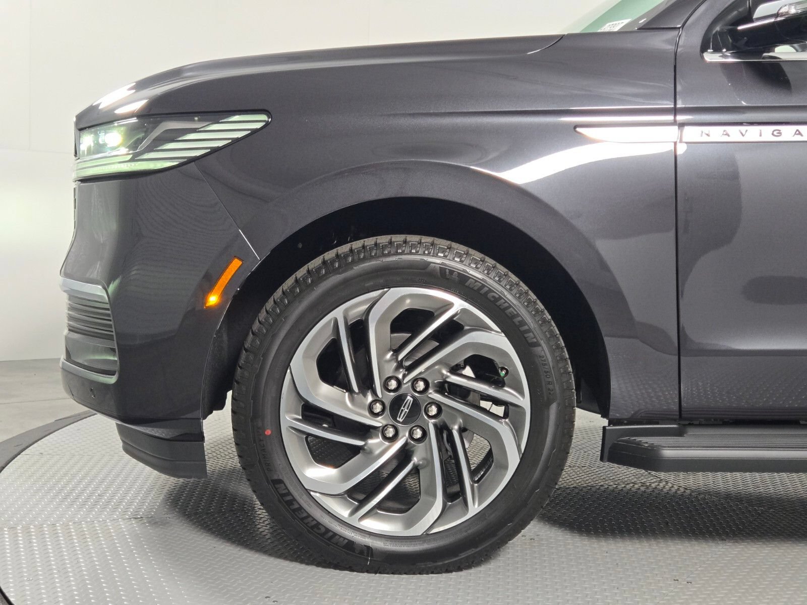 New 2027 Lincoln Navigator Premiere AWD/4WD image 11