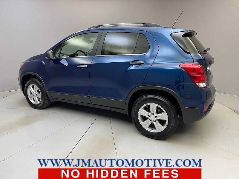 Used 2019 Chevrolet Trax LT w/ LT Convenience Package image 3