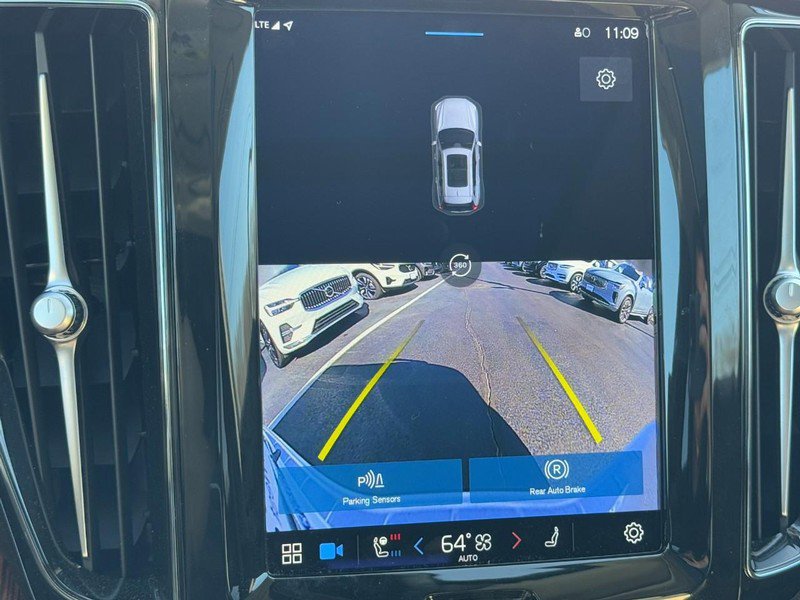 Certified 2023 Volvo XC60 T8 Ultimate w/ Climate Package image 23