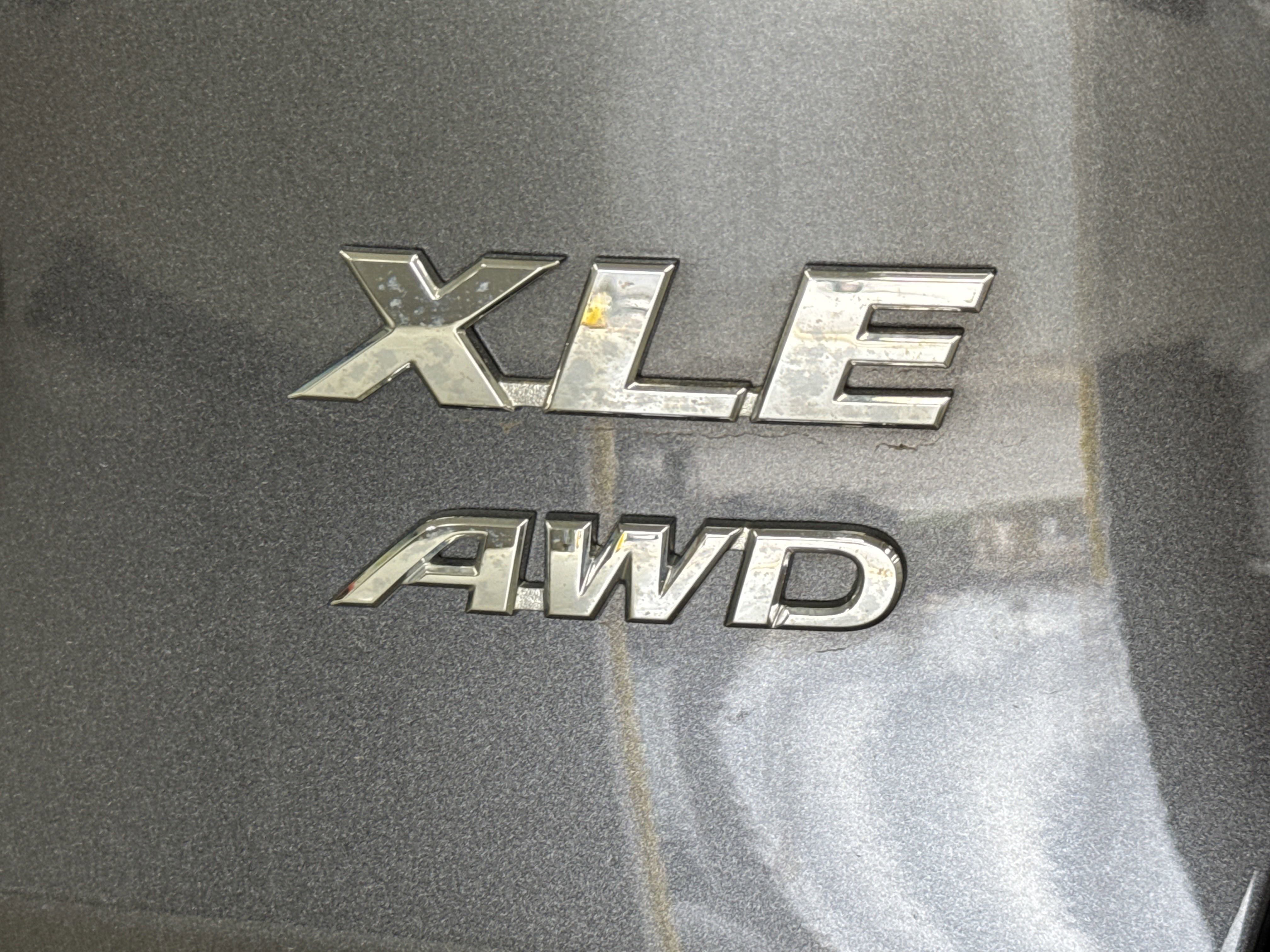 Used 2021 Toyota RAV4 XLE Premium image 39