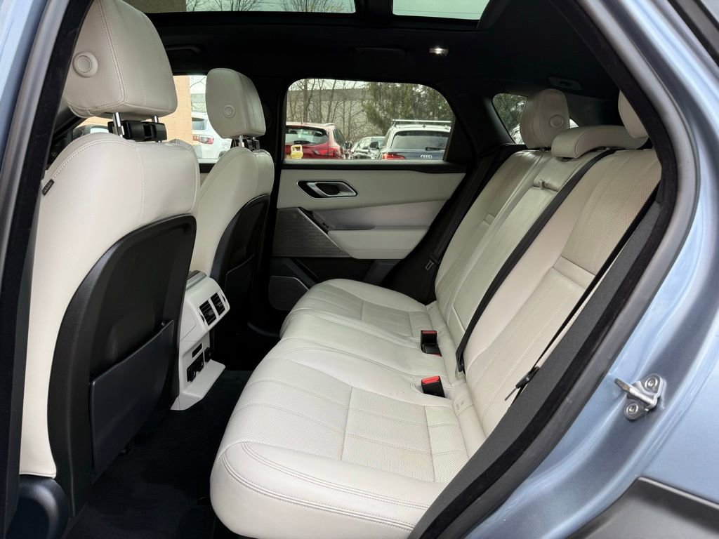 Used 2019 Land Rover Range Rover Velar R-Dynamic SE image 16