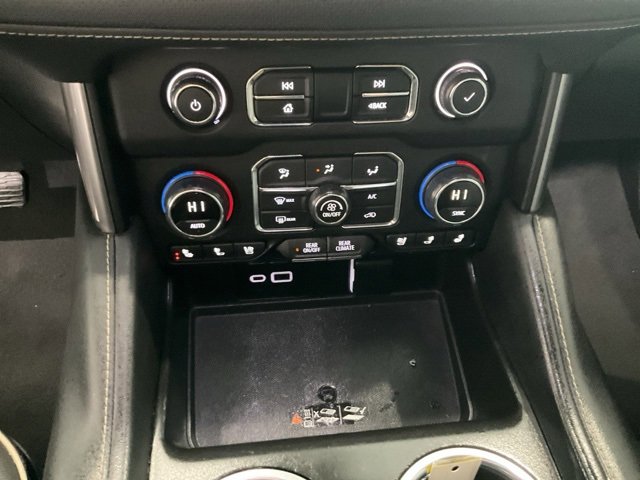 Used 2024 Chevrolet Suburban Premier image 13