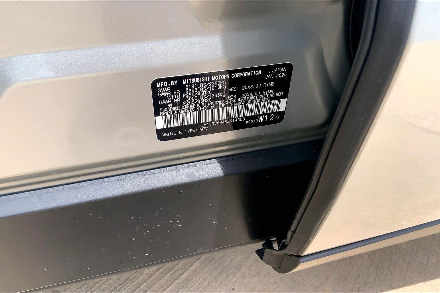 Used 2025 Mitsubishi Outlander SE FWD image 34