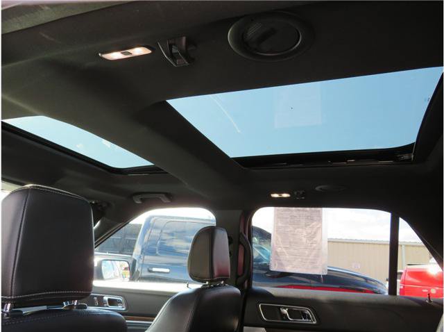 Used 2018 Ford Explorer Limited AWD/4WD image 3