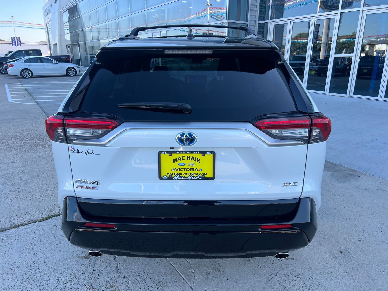 Used 2023 Toyota RAV4 XSE AWD/4WD image 4