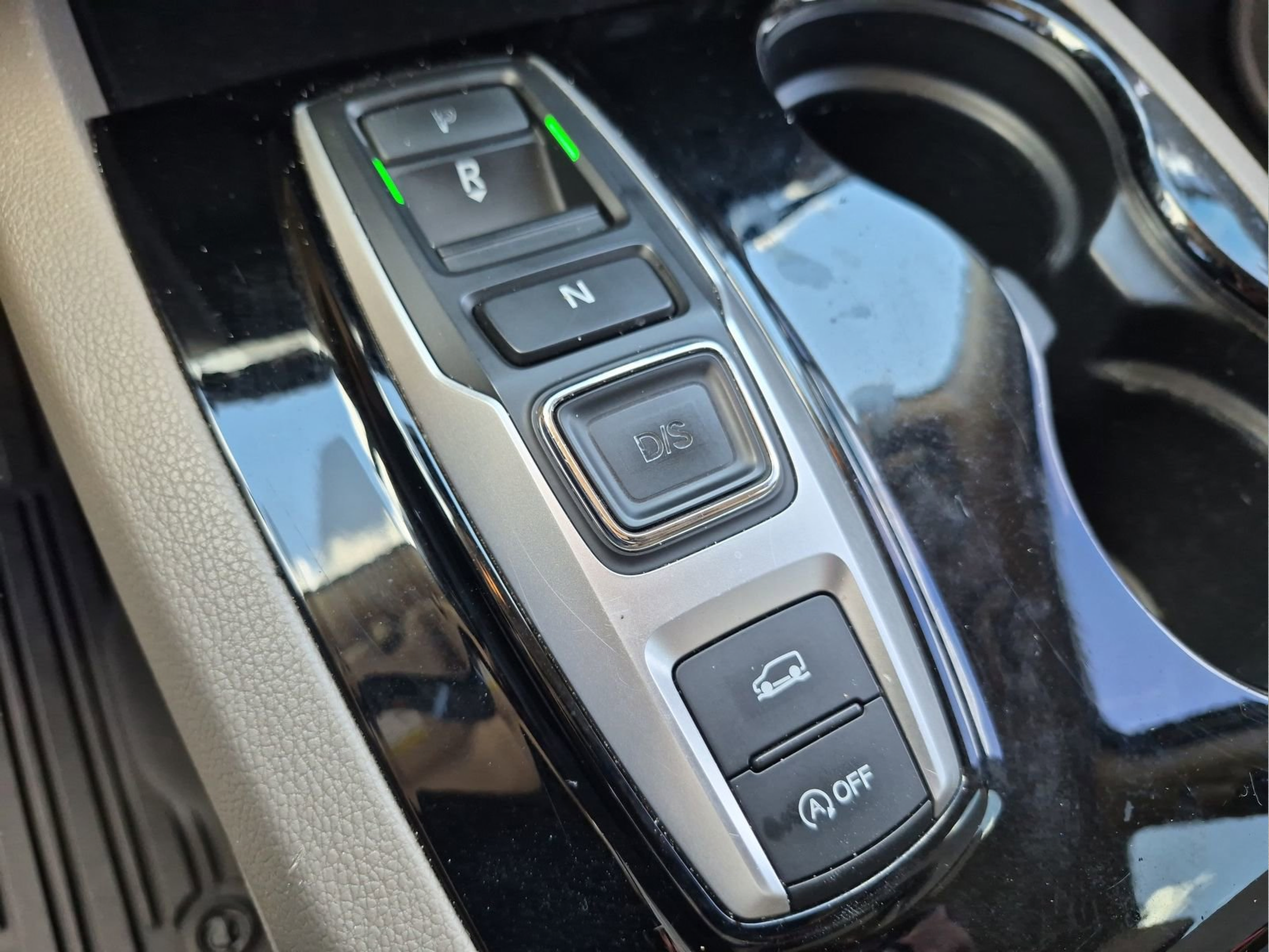 Used 2016 Honda Pilot Touring image 15