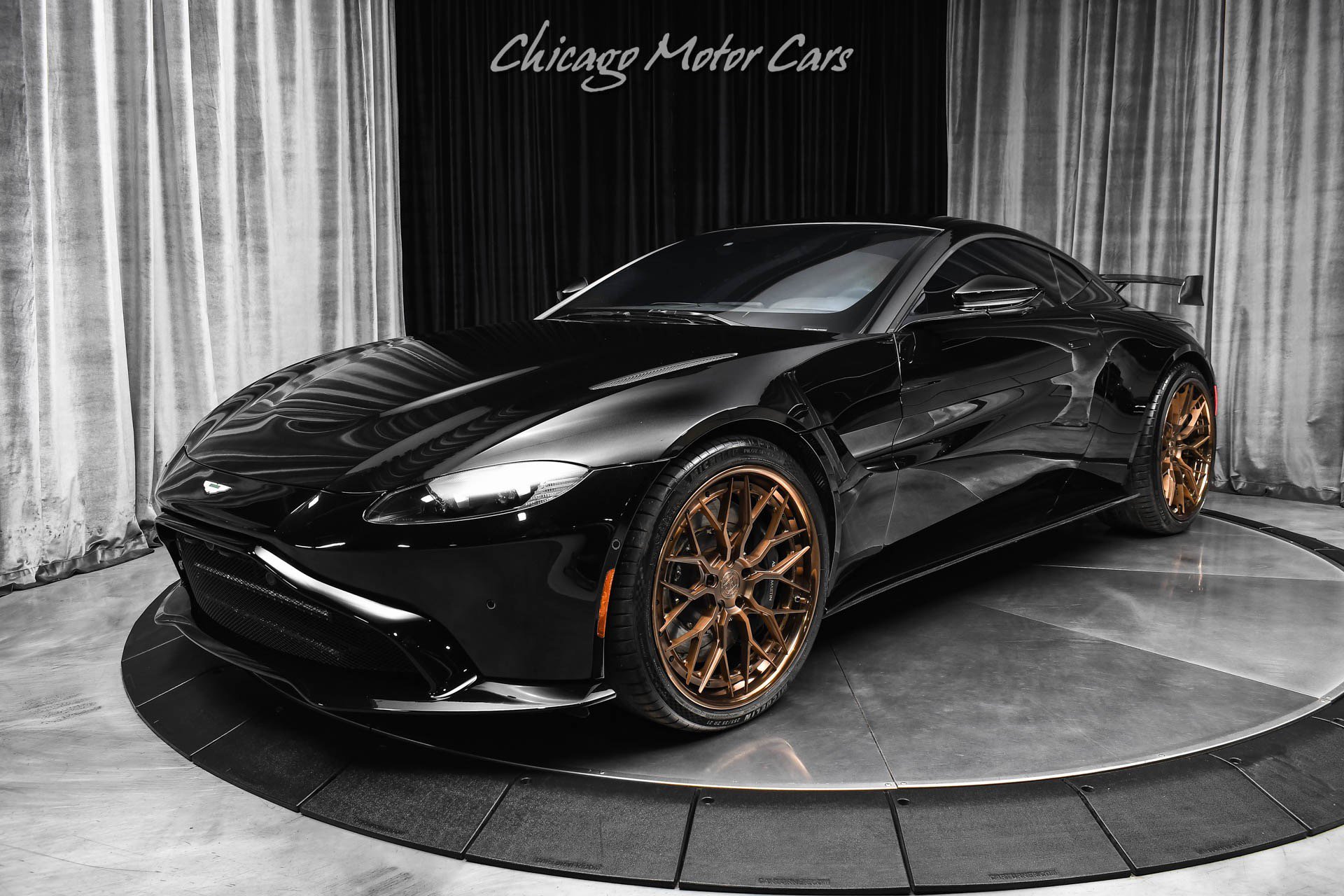 Used 2020 Aston Martin V8 Vantage Coupe RWD image 25