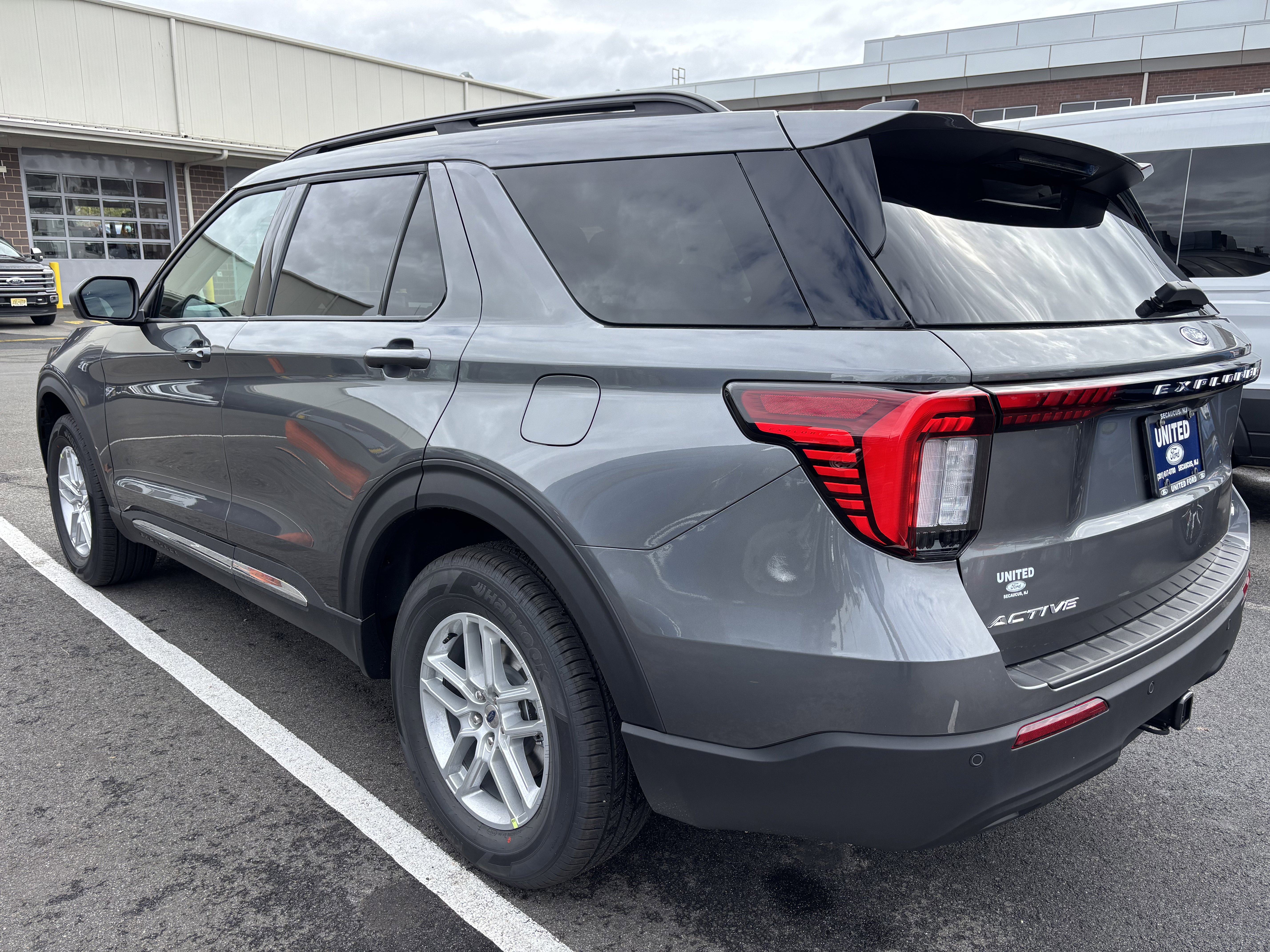 New 2025 Ford Explorer Active image 9
