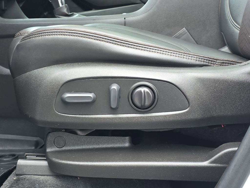 Used 2022 Chevrolet Traverse High Country image 34