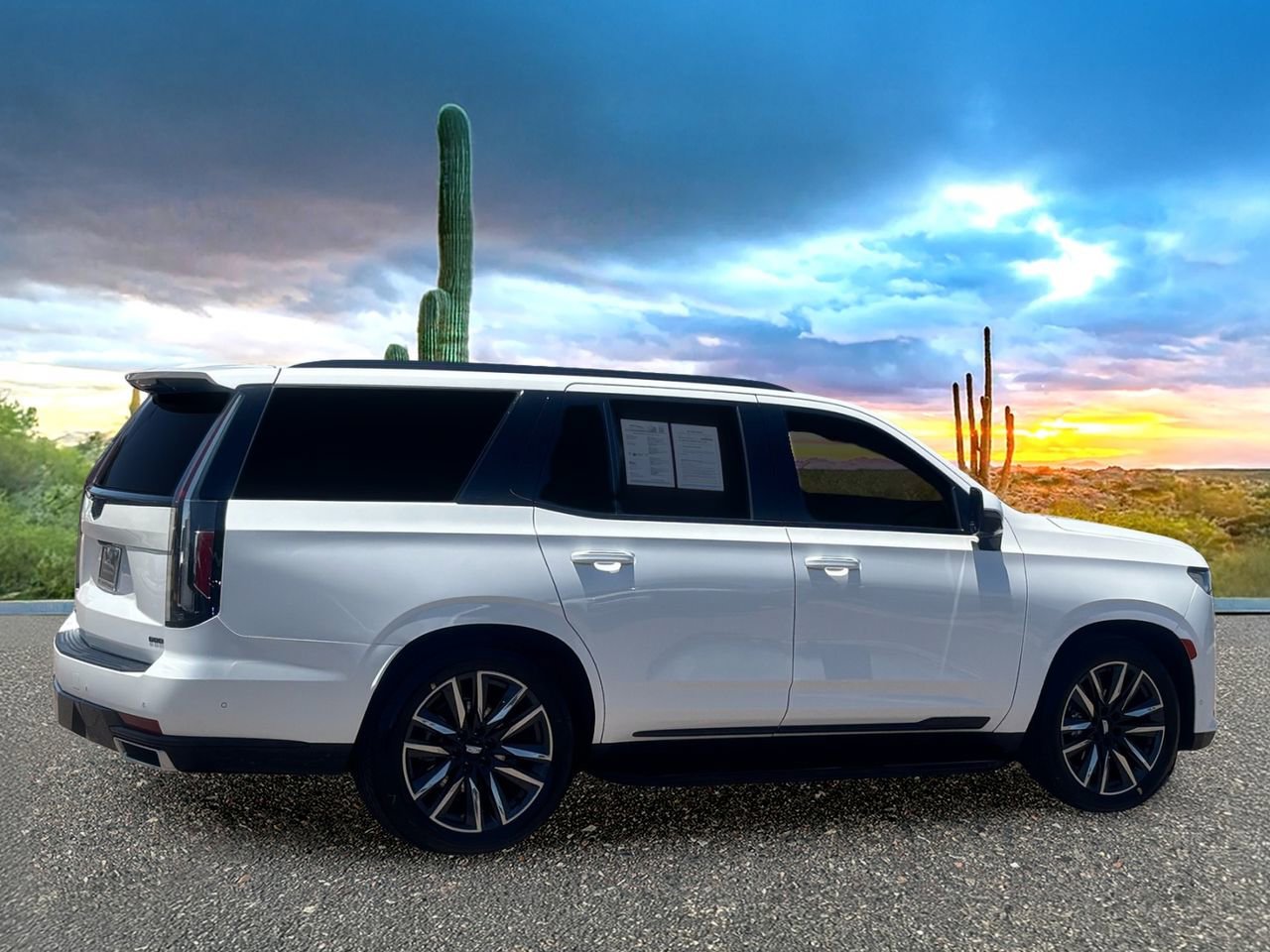 Used 2023 Cadillac Escalade Premium Luxury AWD/4WD image 5