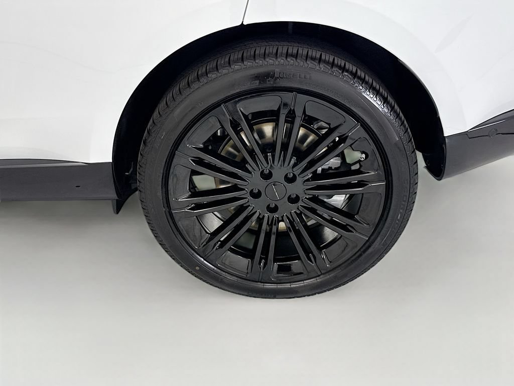 New 2026 Land Rover Range Rover Long Wheelbase SE AWD/4WD image 30